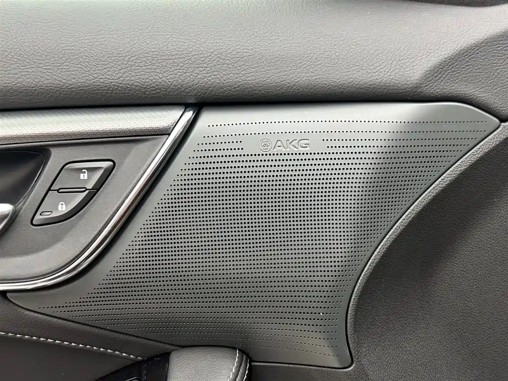 Cadillac CT5 2024 28T Luxury Model Pro фото 16
