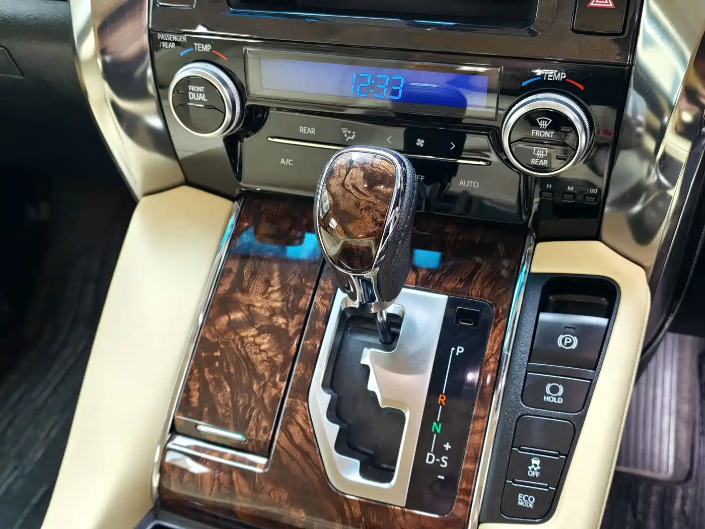 Toyota Alphard 2018 Facelift 3.5L Luxury Edition фото 7