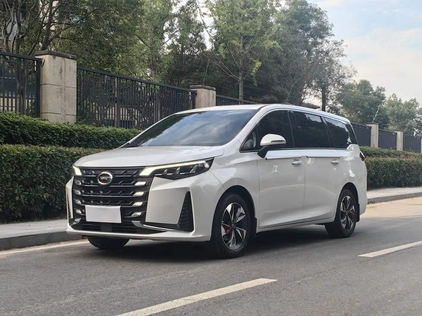 GAC Trumpchi Trumpchi M6 2023 PRO 270T DCT Luxury Edition