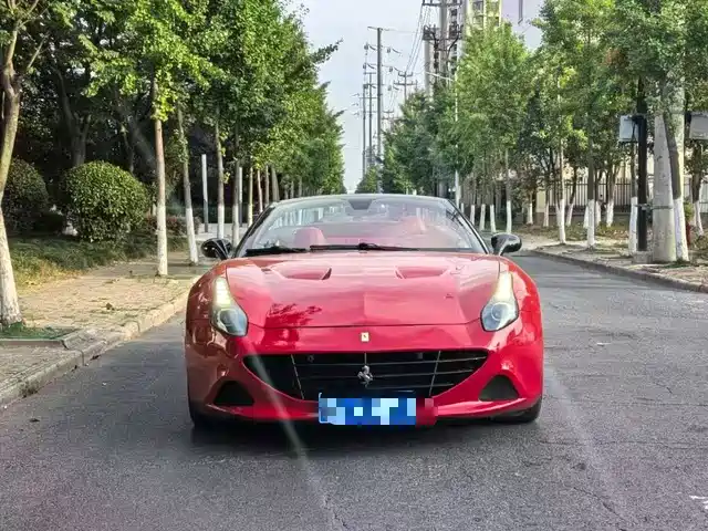  Ferrari California T 2015 3.9T Standard