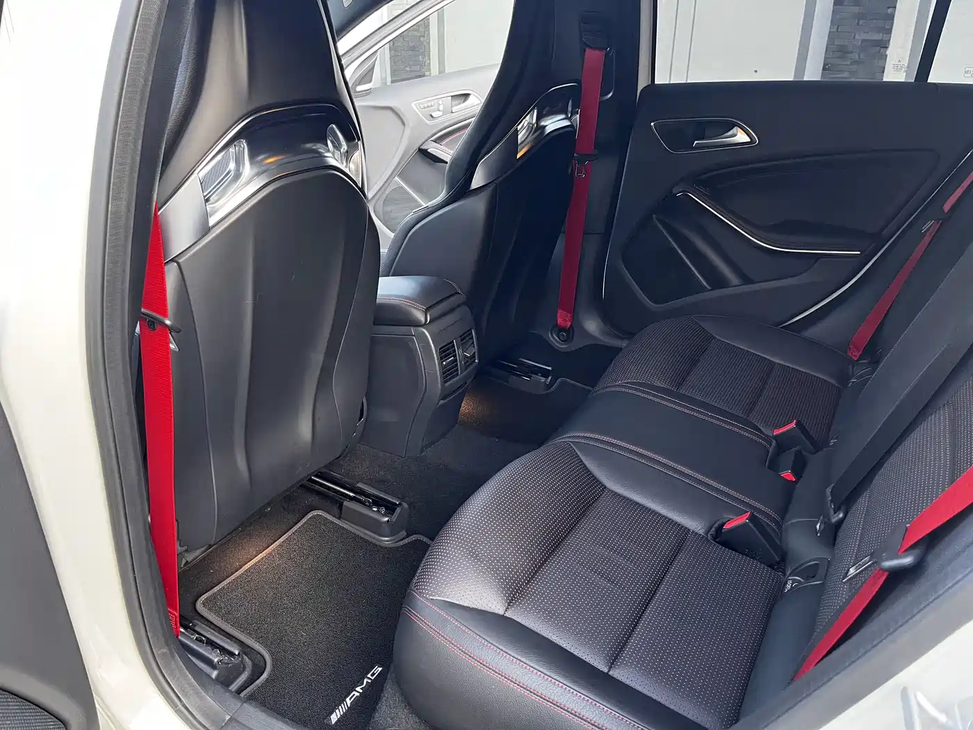 Mercedes-Benz A-Class AMG (Import) 2016 AMG A 45 4MATIC фото 11