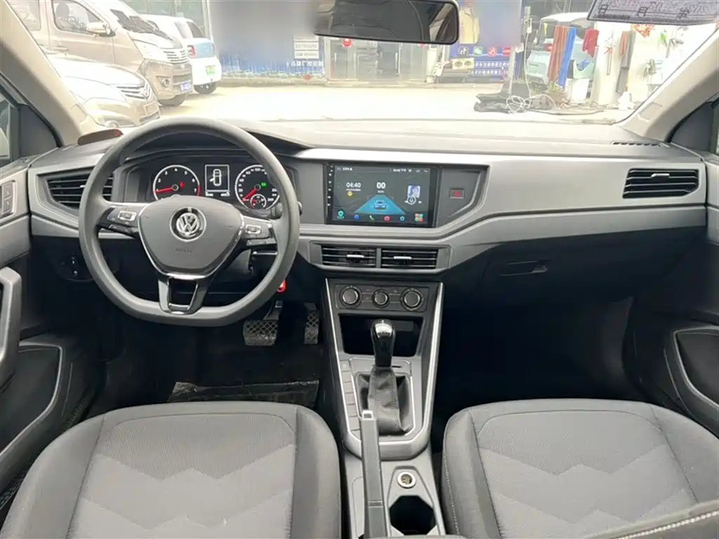 Volkswagen Polo 2019 Plus 1.5L Automatic Panorama Enjoyment Edition фото 15