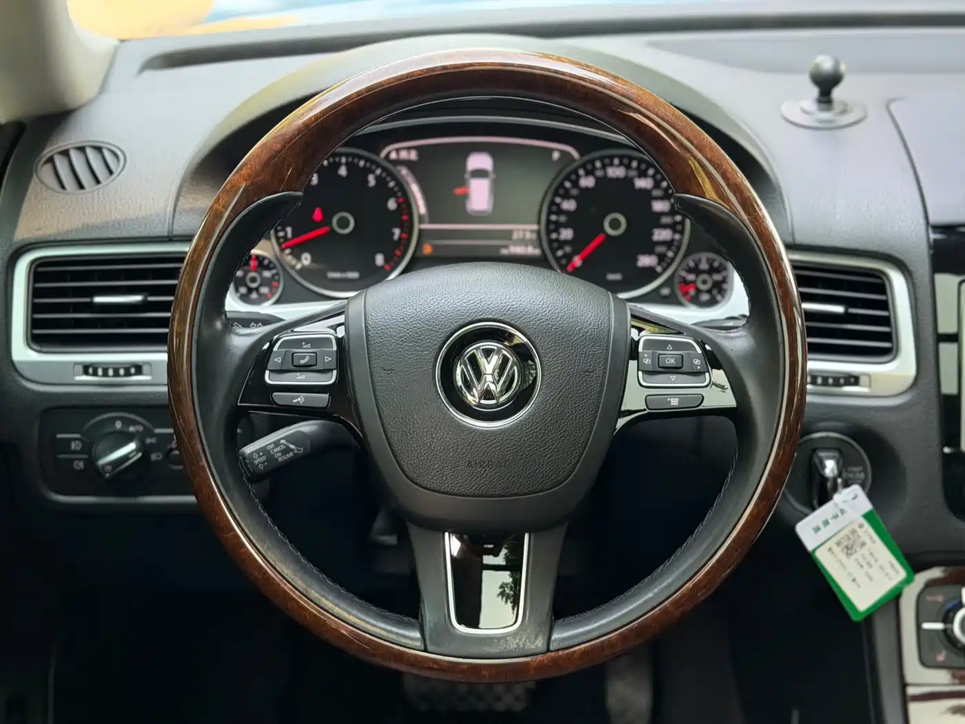 Volkswagen Touareg 2011 3.0TSI Comfort фото 13