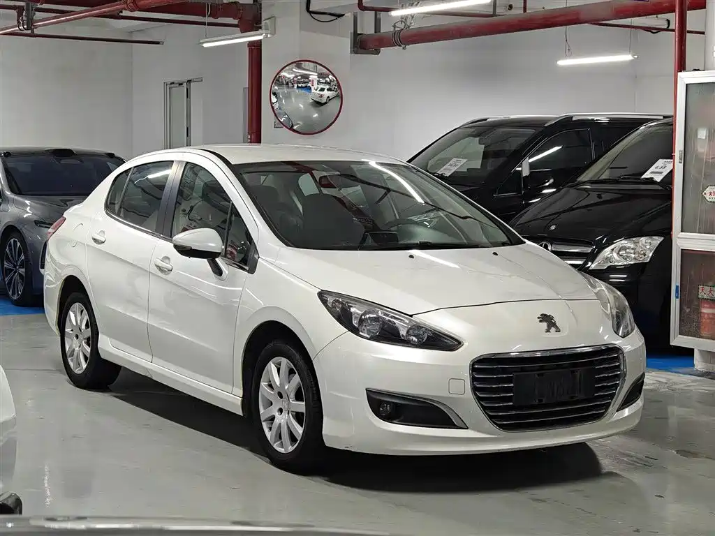Peugeot 308 2014 Model Joy Edition Classic 1.6L Manual Superior Style фото 19