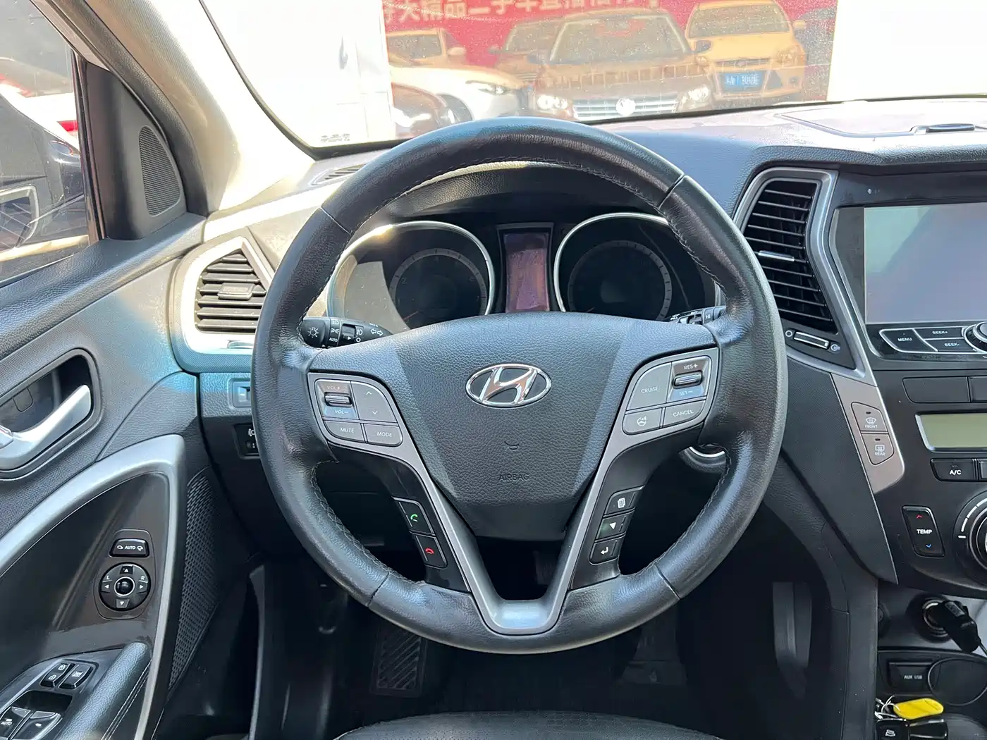 Hyundai Santa Fe 2013 Model 2.4L Automatic 2WD Smart фото 14