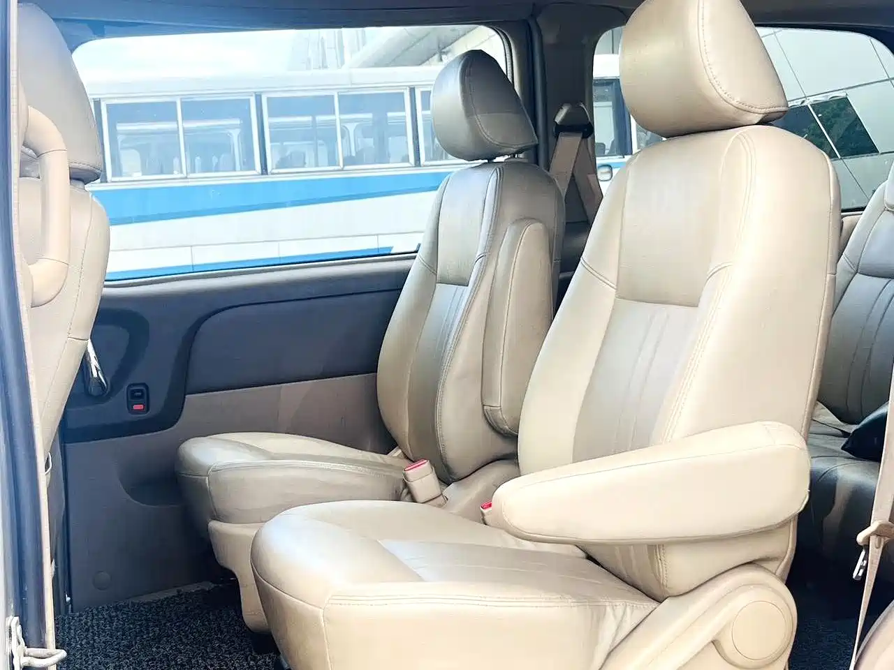 Buick GL8 2014 2.4L Classic Edition фото 11
