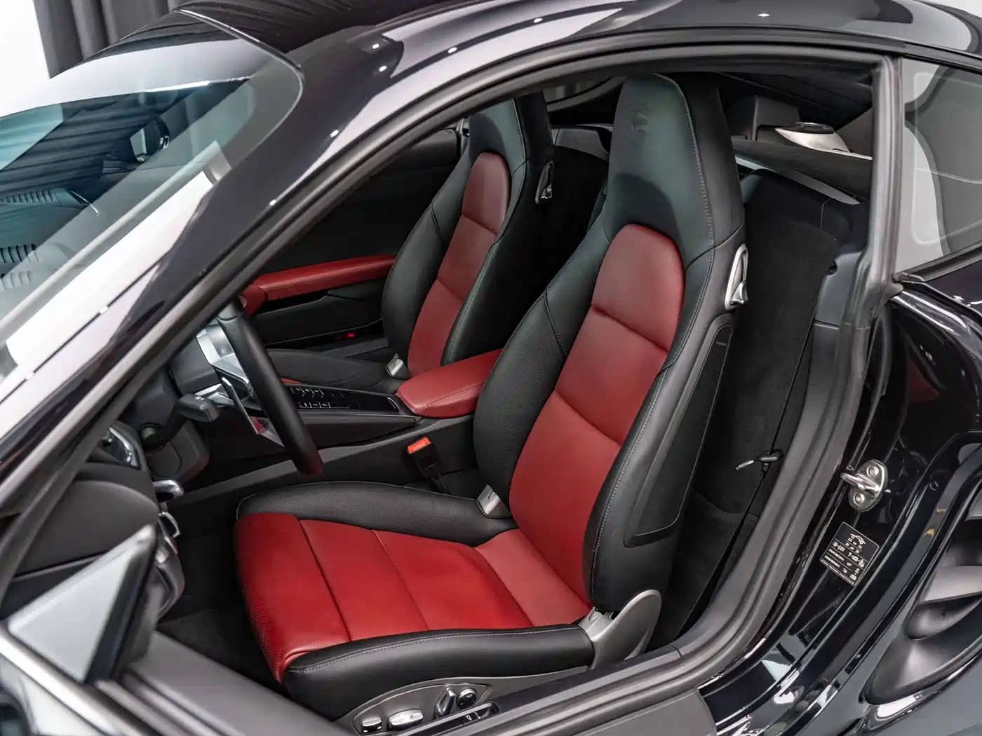 Porsche 718 2018 Cayman 2.0T фото 8
