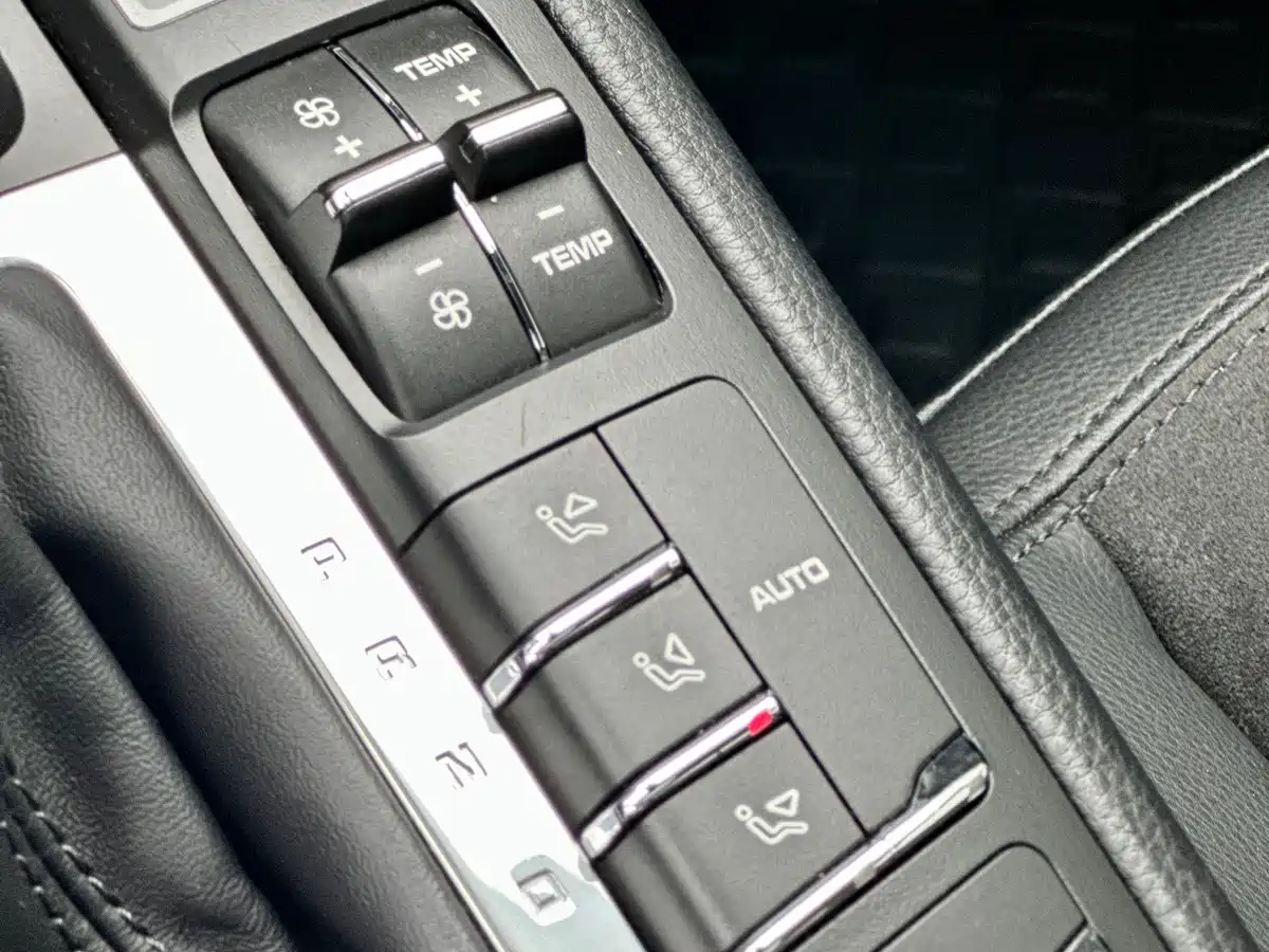 Porsche Macan 2018 Macan 2.0T фото 26