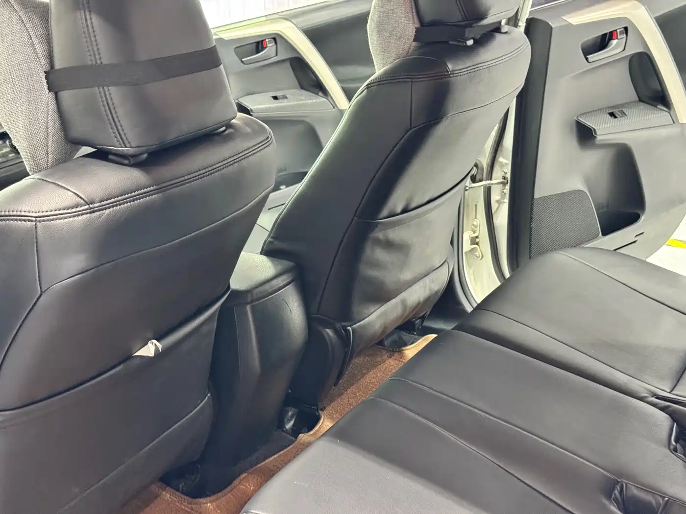 Toyota RAV4 Rongfang 2015 2.0L CVT 2WD Trend Edition фото 8