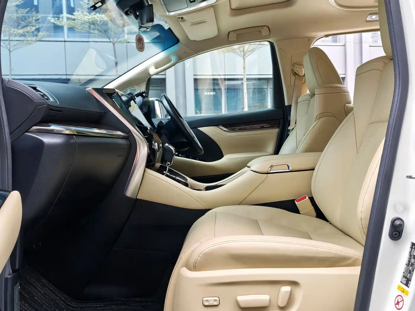 Toyota Alphard 2018 Facelift 3.5L Luxury Edition фото 15