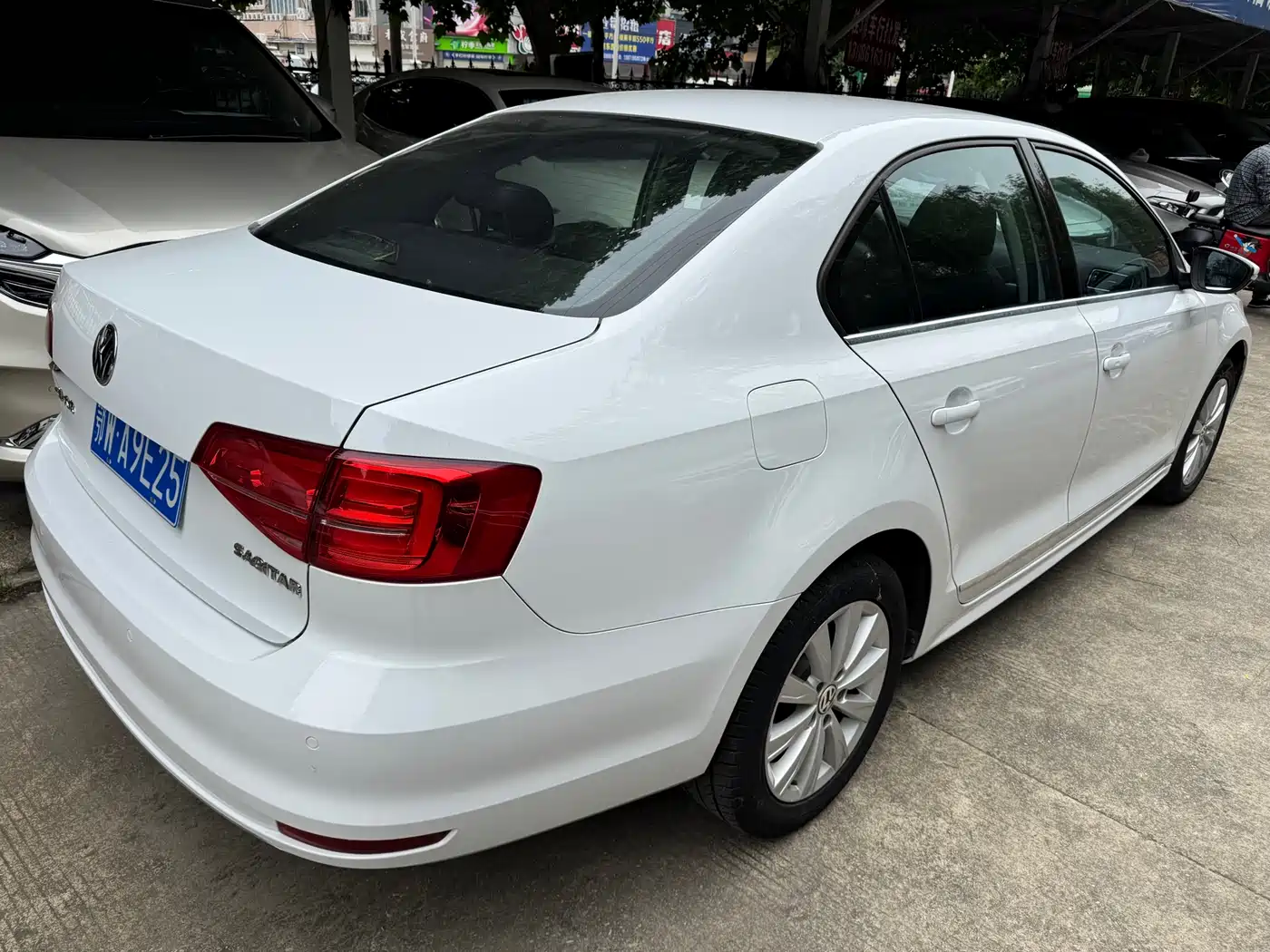 Volkswagen Sagitar 2017 1.6L Automatic Comfort фото 4