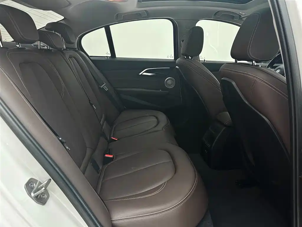 BMW 1 Series 2021 Facelift 120i M Sport Shadow Edition фото 23