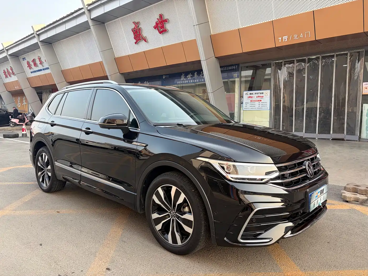 Volkswagen Tiguan L 2024 Outstanding 330TSI Auto 2WD R-Line Dragon Glory Edition