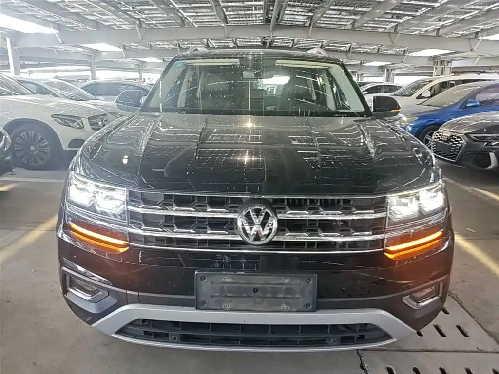 Volkswagen Teramont 2019 380TSI 4WD Luxury Edition China VI фото 3