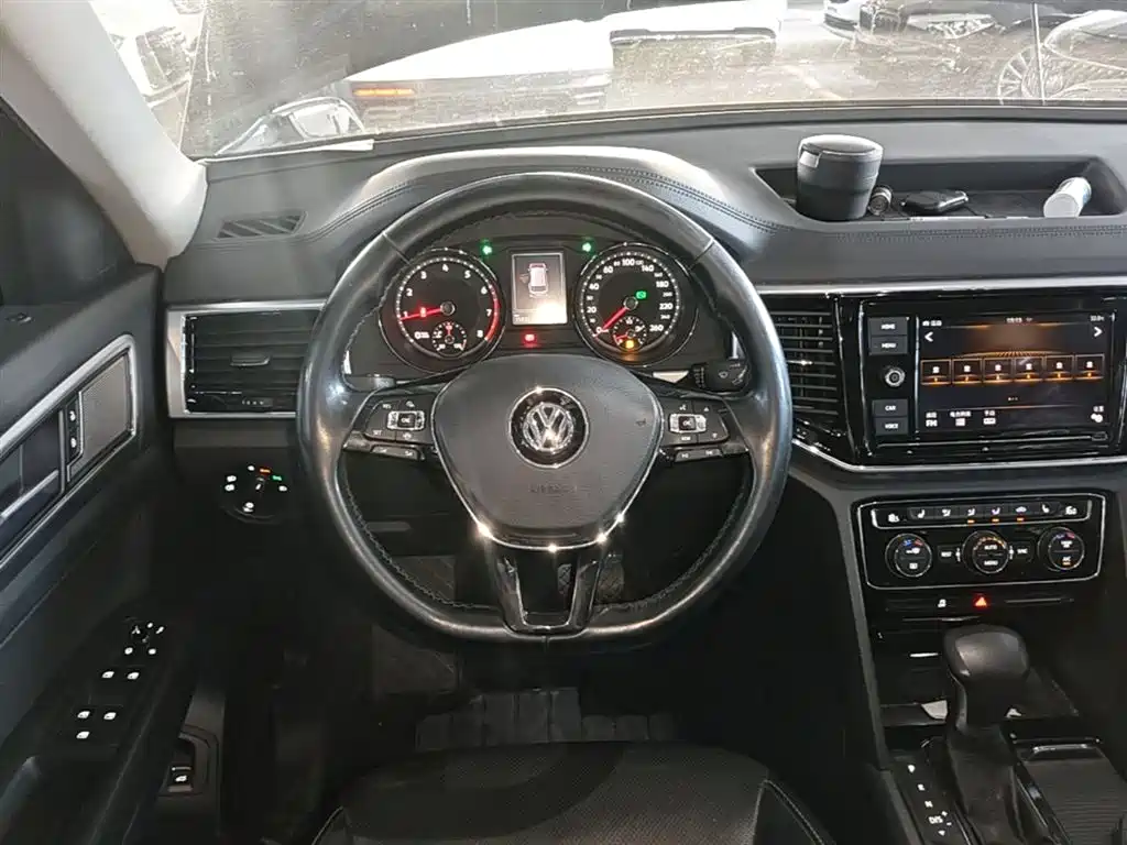 Volkswagen Teramont 2019 380TSI 4WD Luxury Edition China VI фото 11