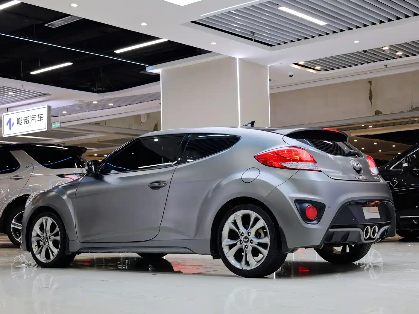 Hyundai Veloster 2015 1.6T Automatic Luxury Edition фото 31