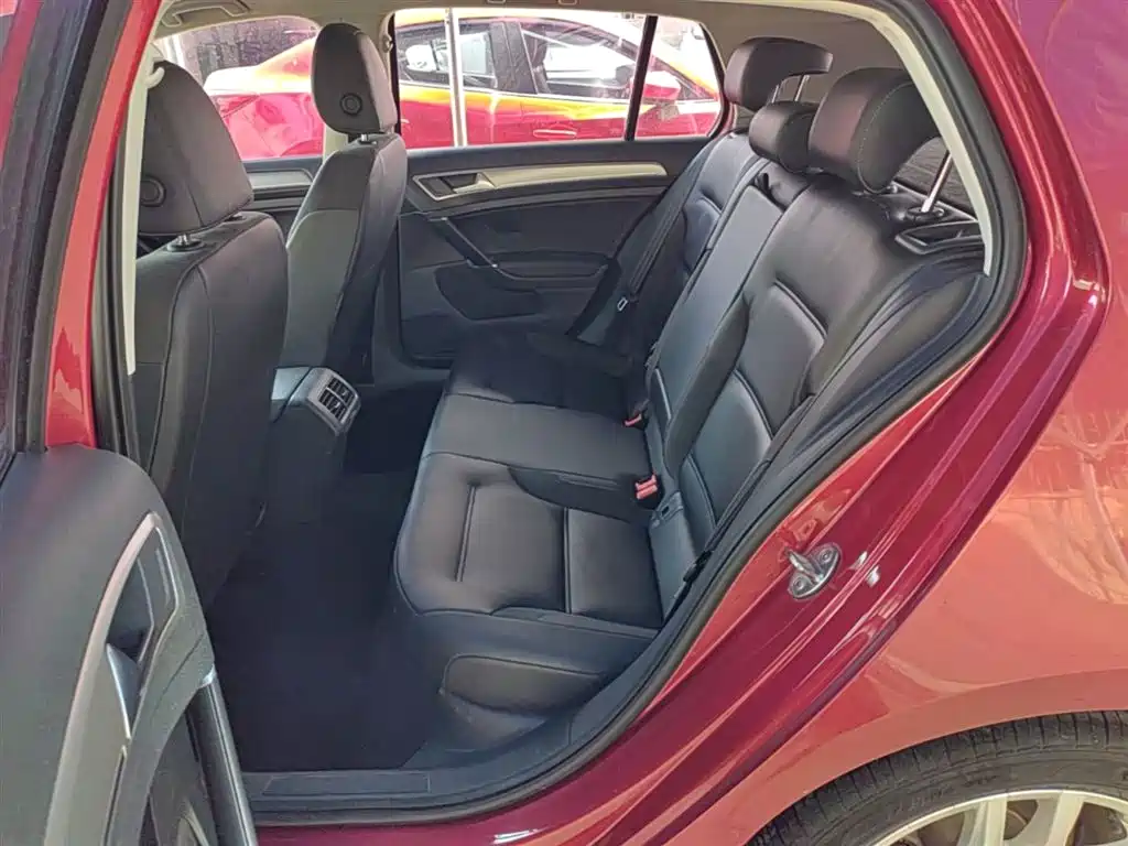 Volkswagen Golf 2018 230TSI Automatic Comfort фото 17