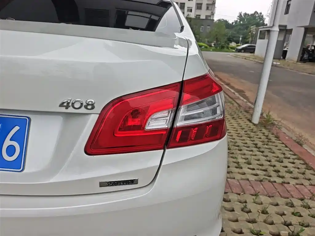 Peugeot 408 2018 350THP Automatic Luxury Edition фото 8