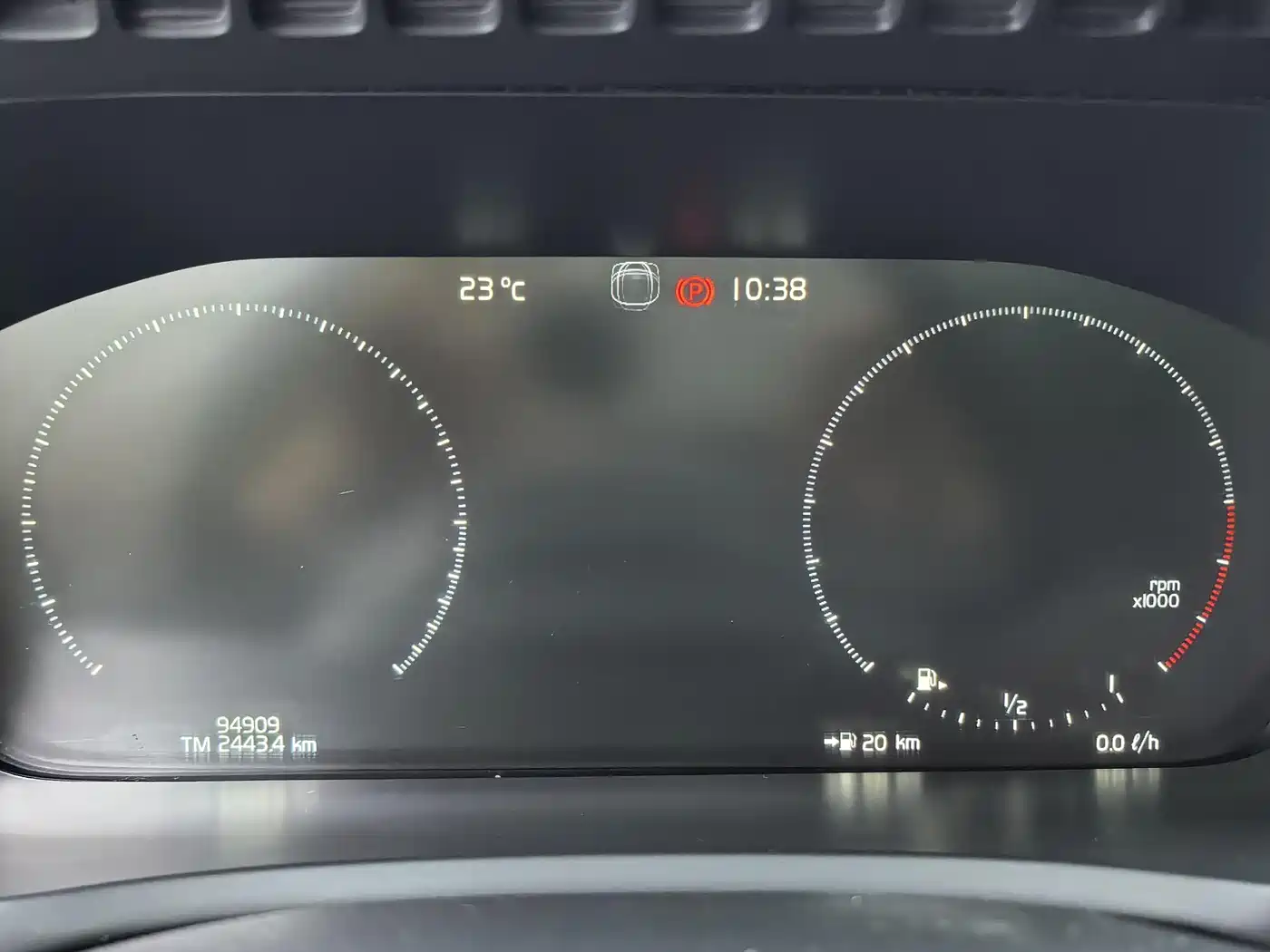 Фото 26 - Volvo XC90