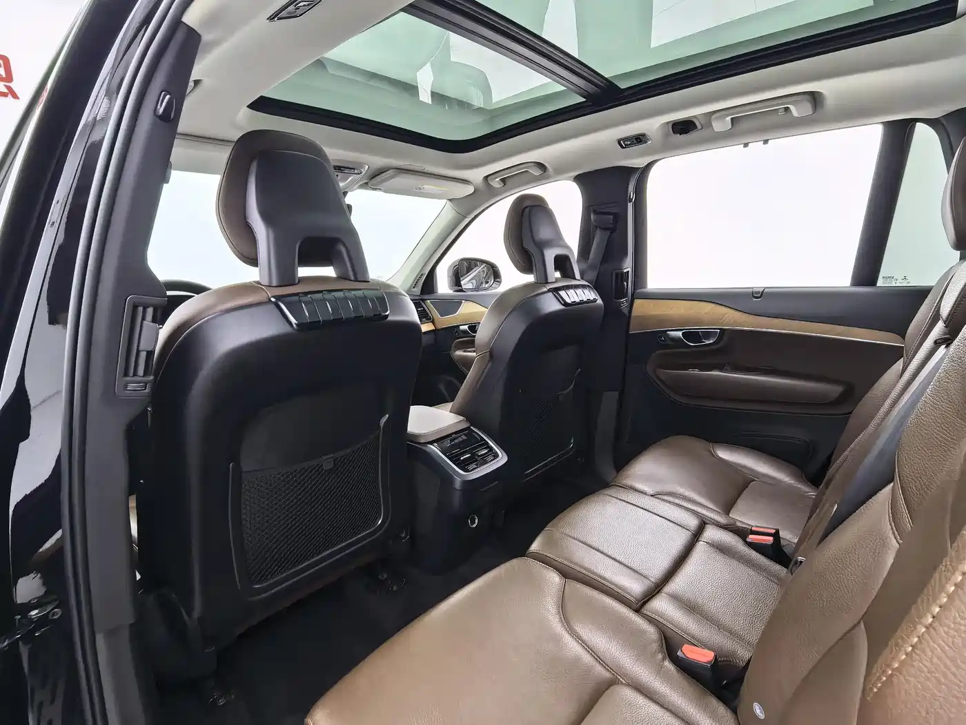 Фото 18 - Volvo XC90