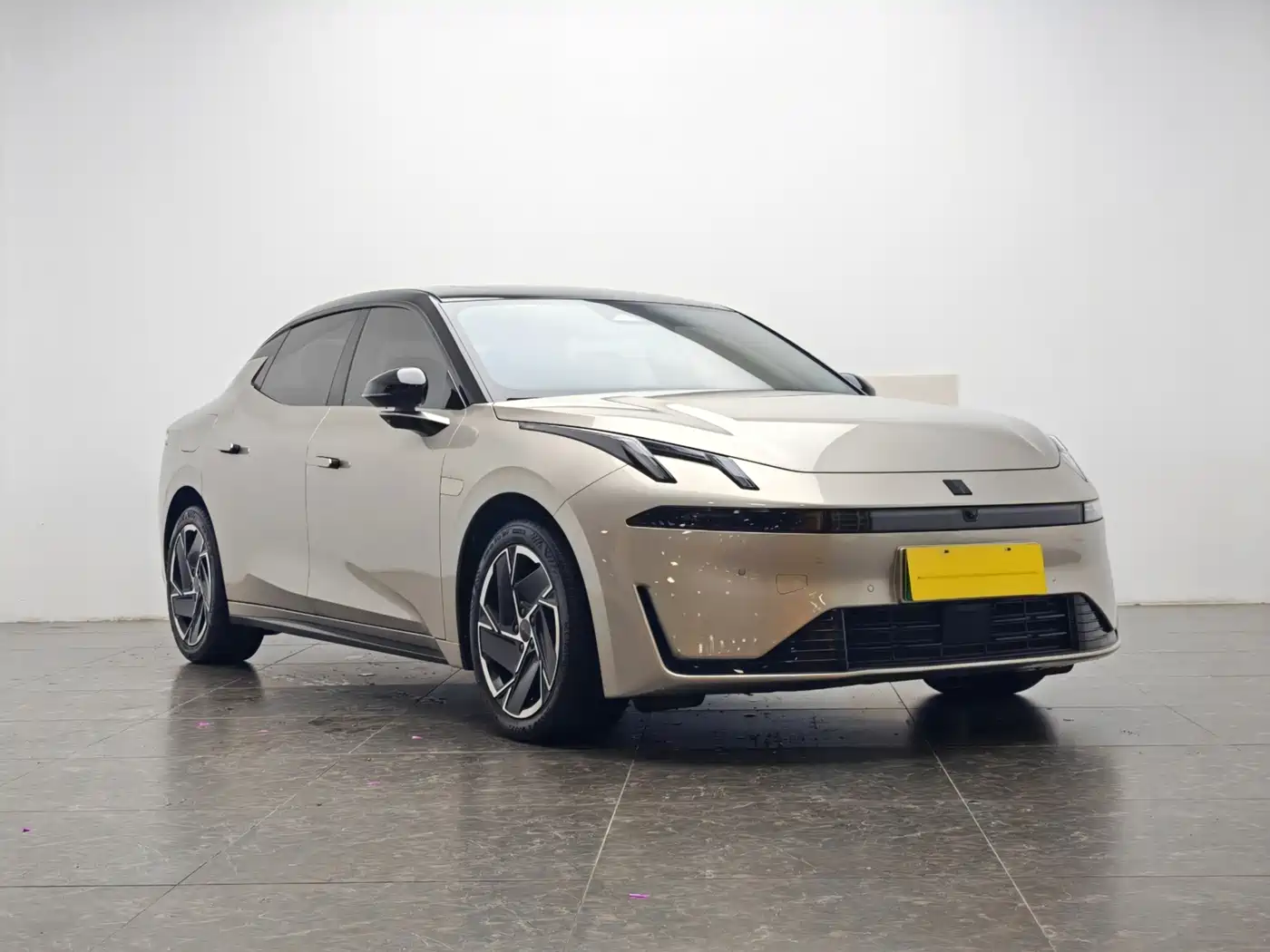 Lynk & Co 07 EM-P 2024 EM-P 126 Long Range Halo фото 2