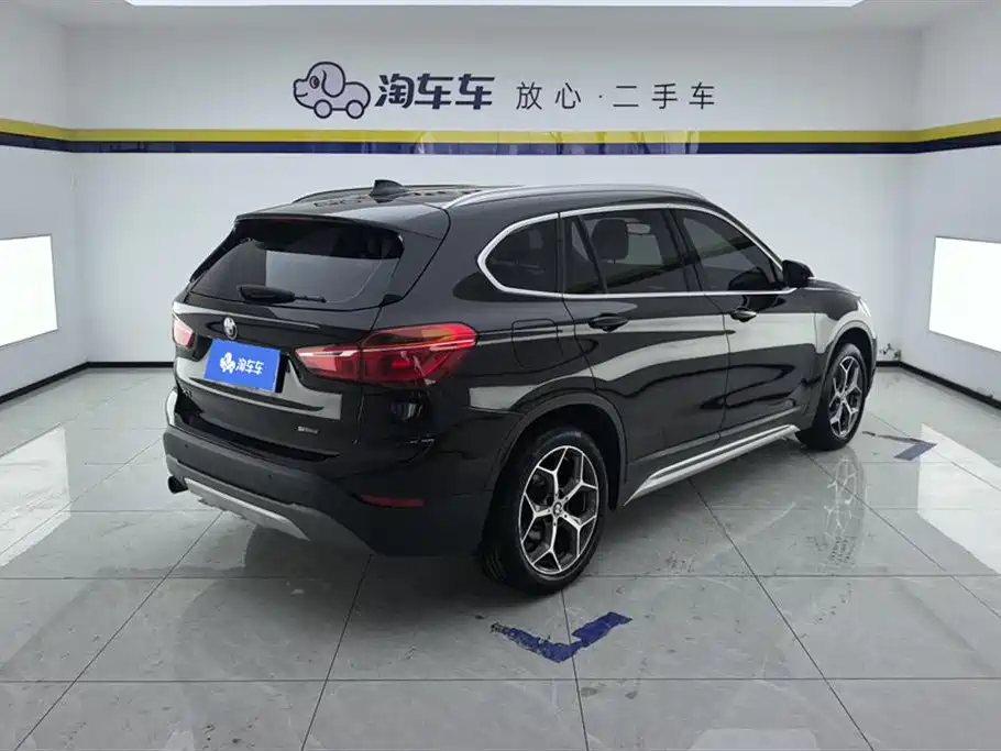 BMW X1 2019 sDrive18Li Premium Model фото 3