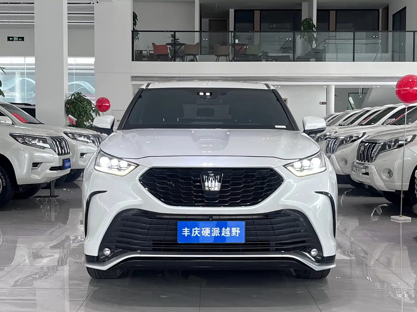 Toyota Crown Kluger 2021 2.5L HEV 4WD Elite фото 2