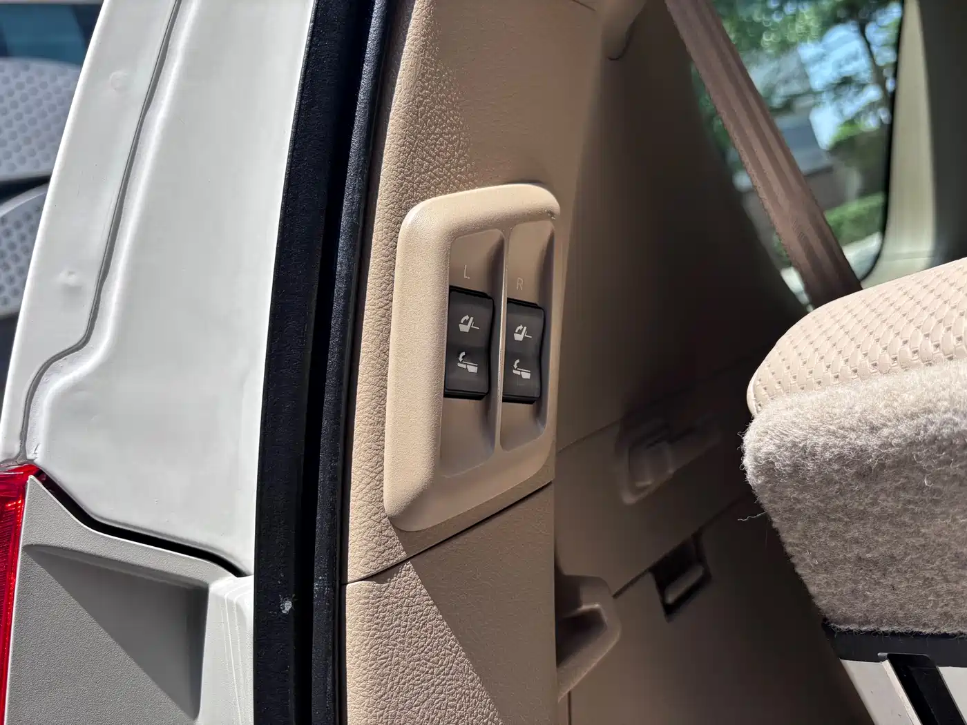 Toyota Prado 2010 4.0L Automatic TX-L фото 8