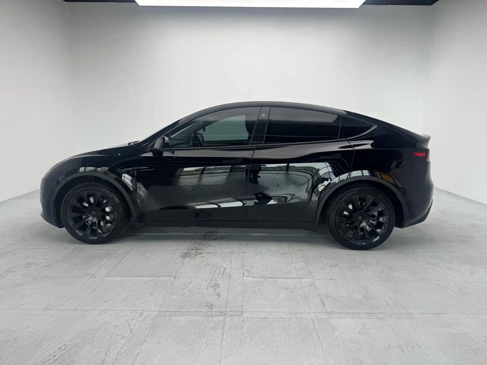 Фото 6 - Tesla Model Y