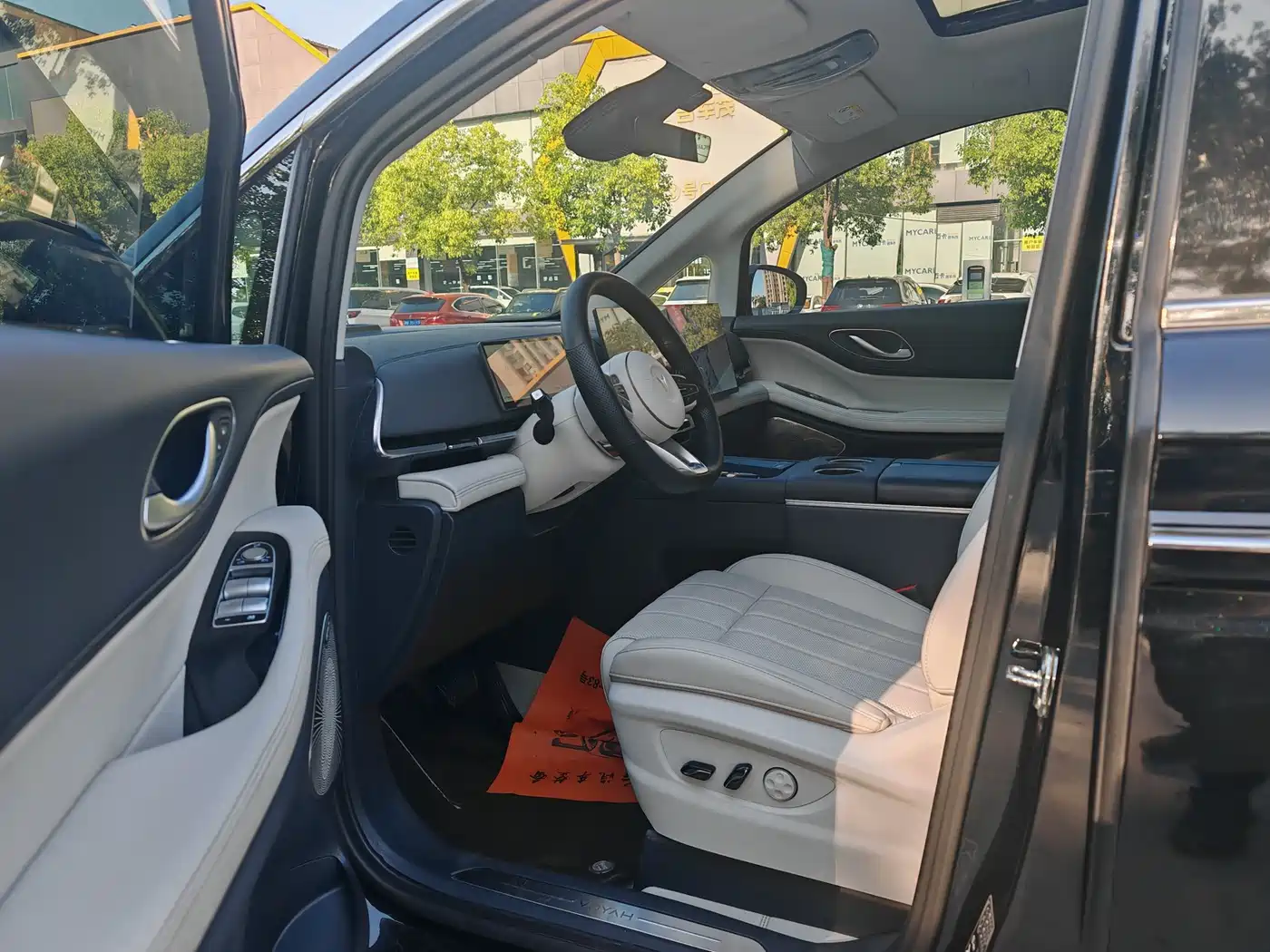 Voyah Auto Voyah Dreamer 2025 PHEV 4WD Kunpeng Premium Edition фото 5