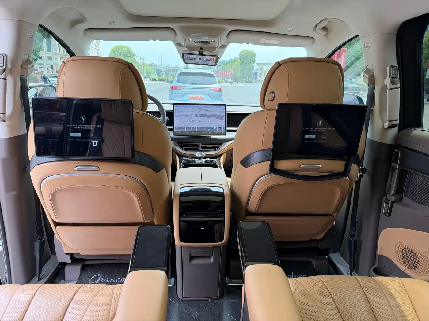 Denza D9 2022 DM-i 970 AWD Flagship фото 14