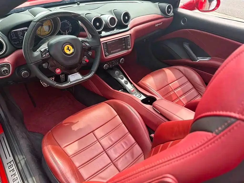 Ferrari California T 2017 2015 3.9T Standard
