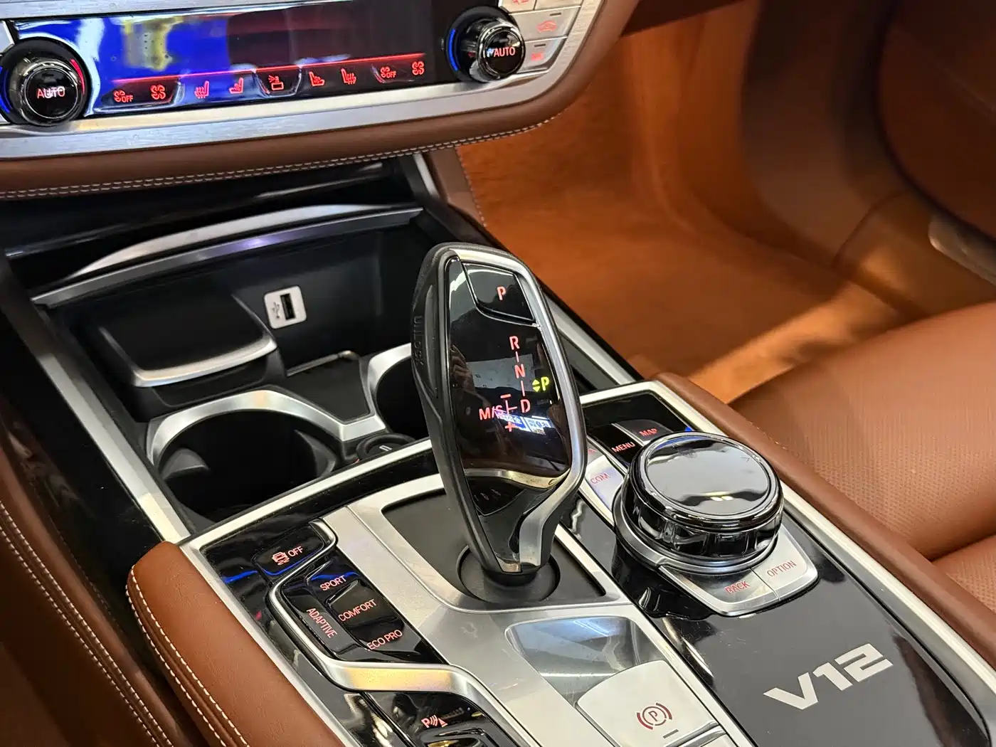 BMW 7 Series 2017 M760Li xDrive Excellence Luxury фото 9