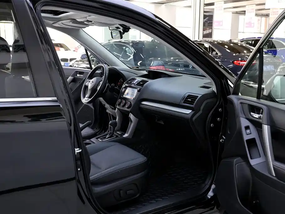 Subaru Forester 2013 2.0T Automatic Premium Navigation Edition фото 16