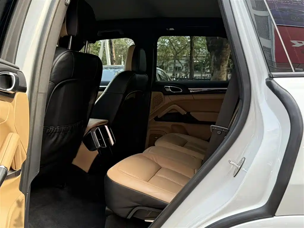 Porsche Cayenne 2016 Cayenne Platinum Edition 3.0T фото 10