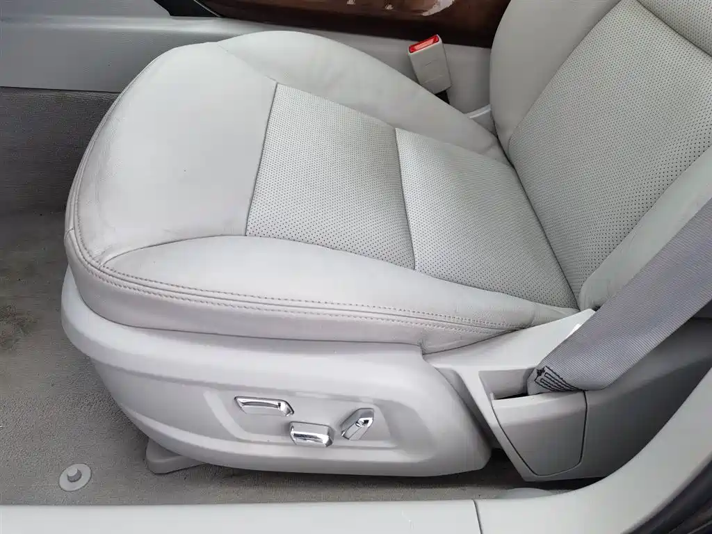 Hongqi H7 2015 3.0L Premium фото 20