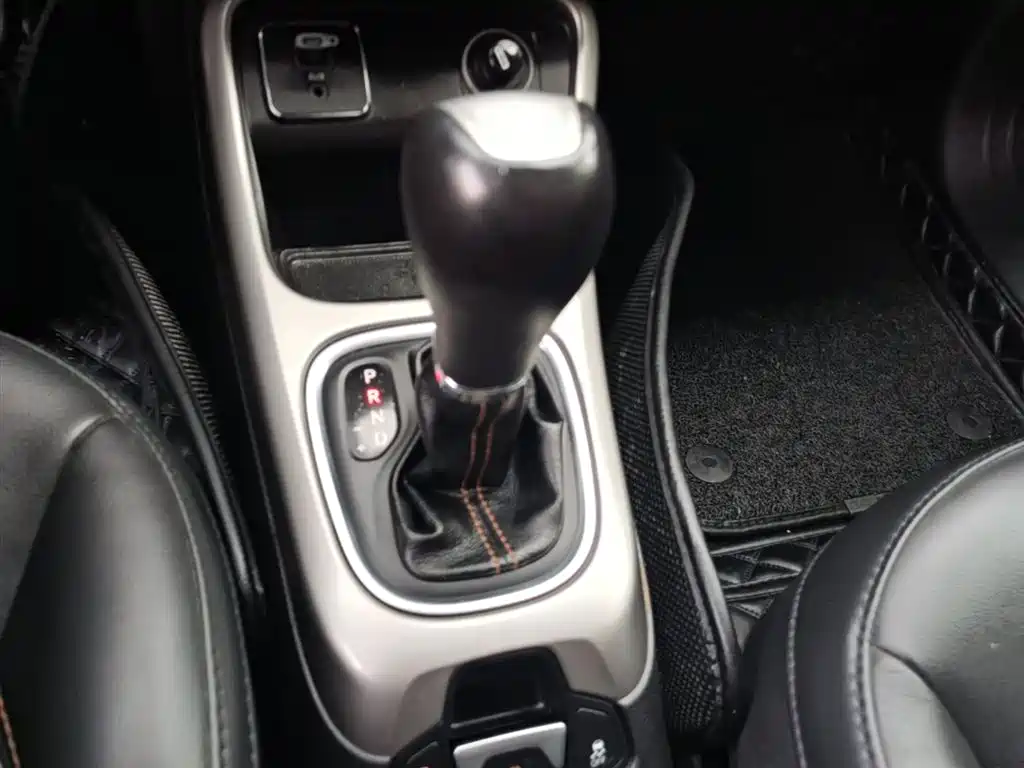 Фото 14 - Jeep Compass