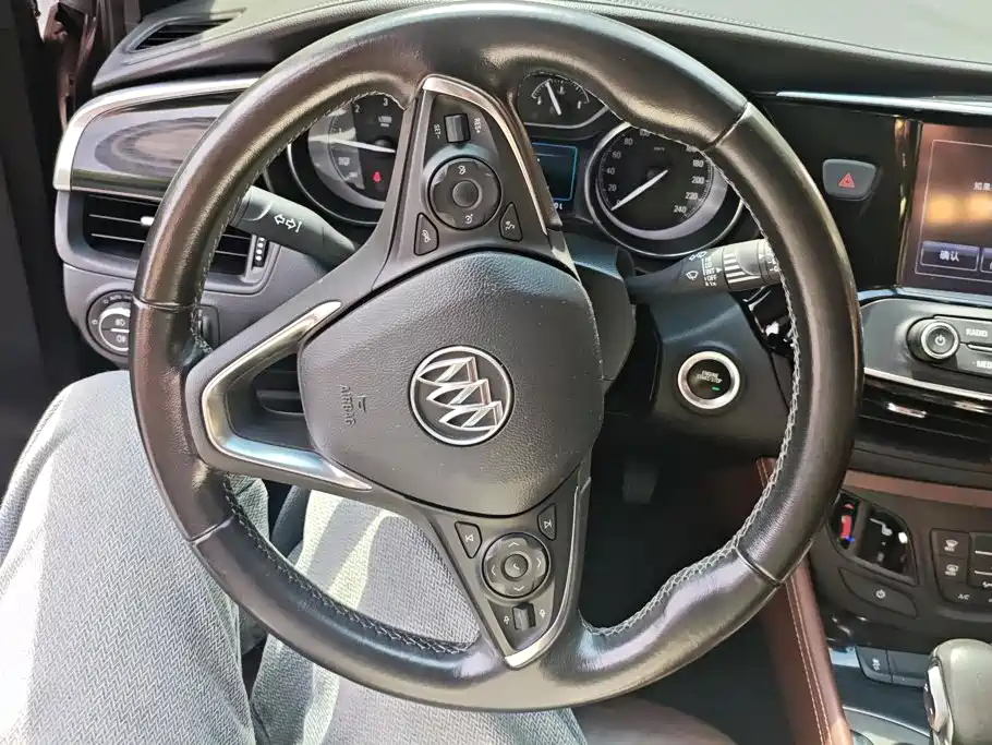 Фото 15 - Buick Envision Plus