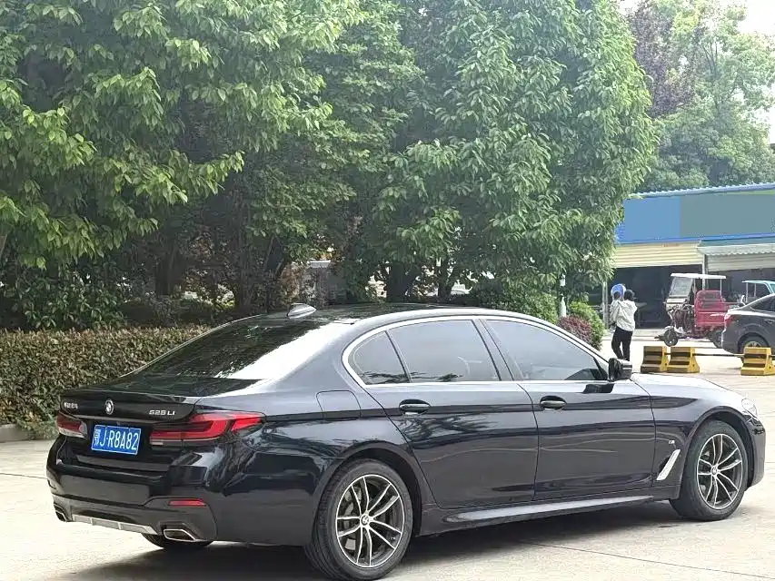 BMW 5 Series 2022 Model Second Facelift 525Li M Sport Package фото 7