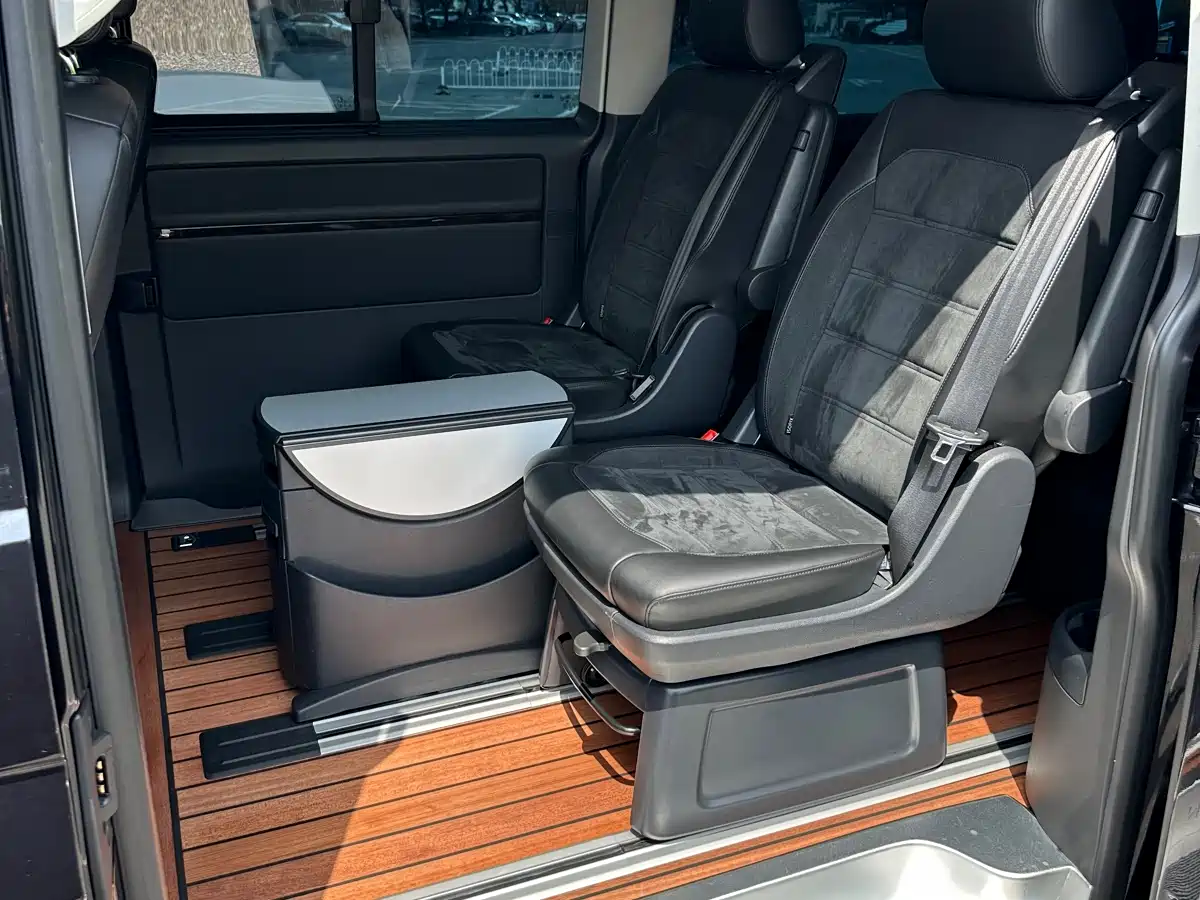 Volkswagen Multivan 2018 2.0TSI 4WD Premium Edition 7-Seater фото 11