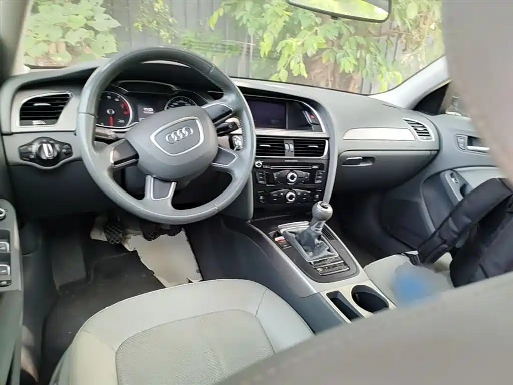 Audi A4L 2013 30 TFSI Manual Comfort фото 10