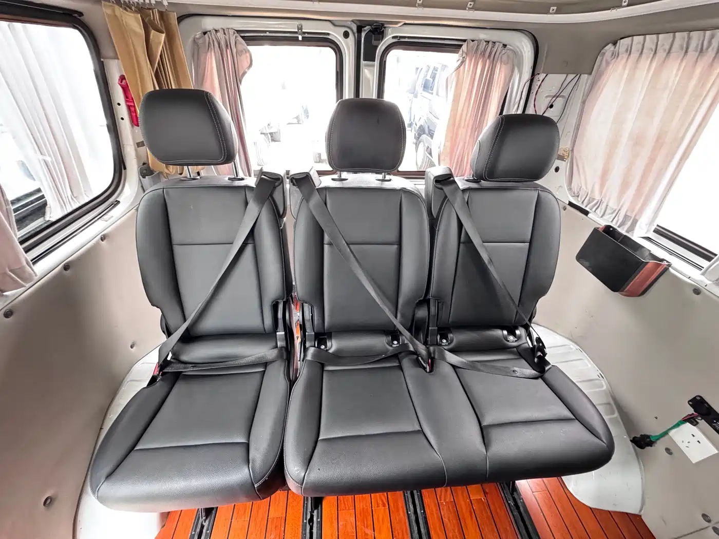 SAIC Maxus Xintu V80 2020 2.0T Manual PLUS Urban Edition Short Wheelbase Ultra-low Roof 7/8/9 Seats фото 15