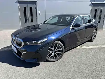 BMW i5