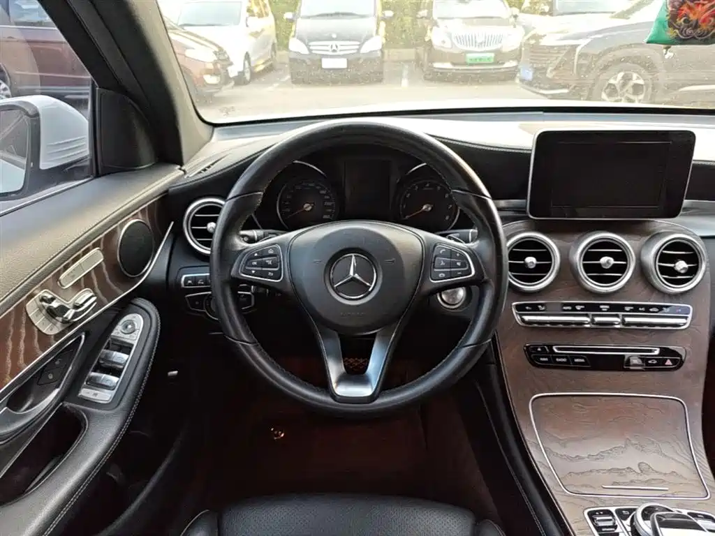Mercedes-Benz GLC 2018 GLC 300 4MATIC Dynamic фото 11
