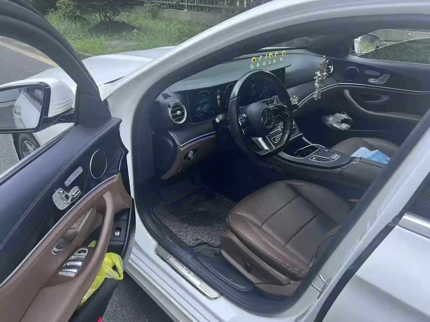 Фото 3 - Mercedes-Benz E-Class