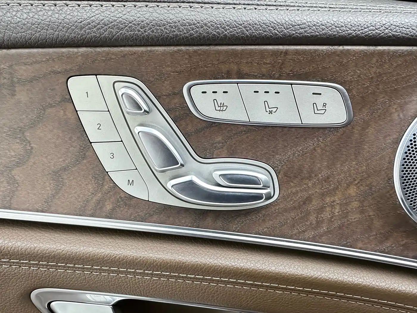 Mercedes-Benz E-Class 2020 Facelift E 300 L Exclusive фото 16