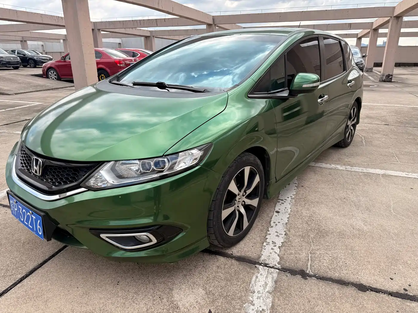 Honda Jade 2013 1.8L CVT Luxury 6-seater