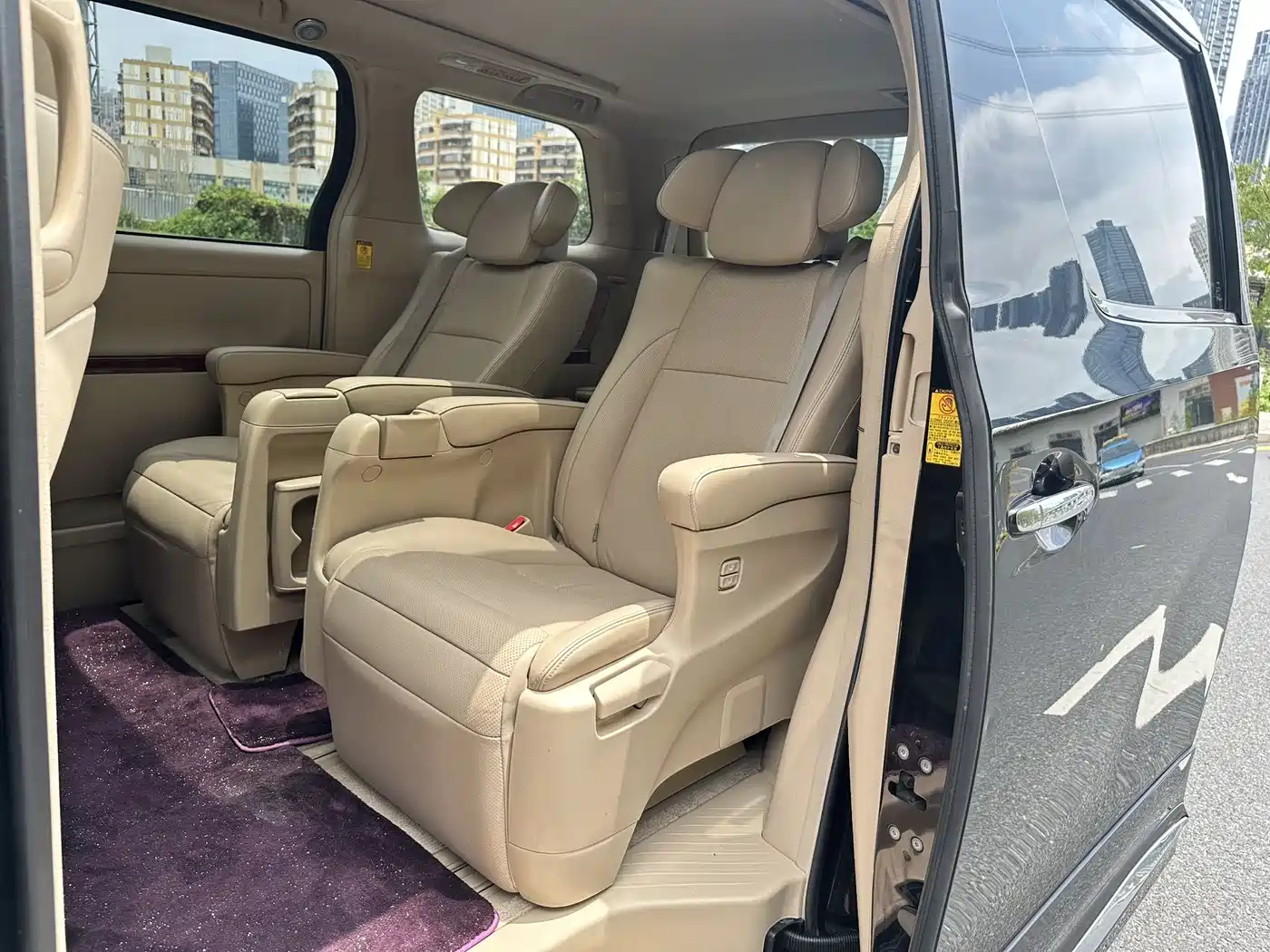 Toyota Alphard 2011 3.5L Luxury Edition фото 7