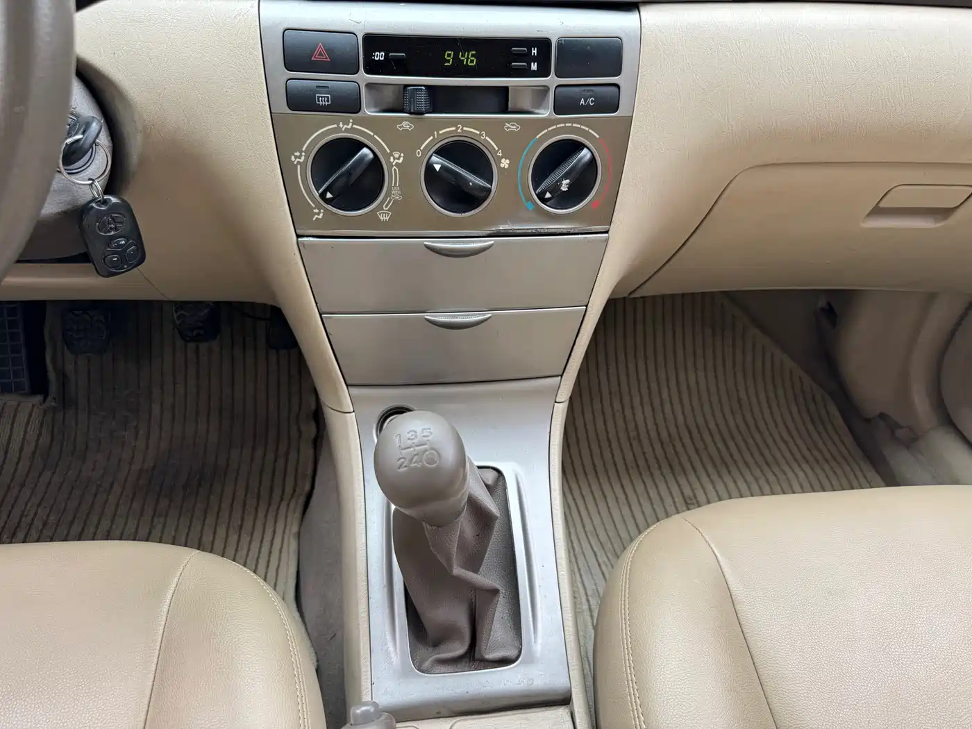 Toyota Corolla 2011 1.6L Manual Special Offer Edition фото 9