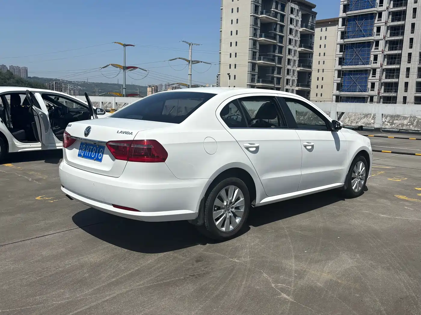 Volkswagen Lavida 2013 Facelift Classic 1.6L Automatic Comfort фото 10